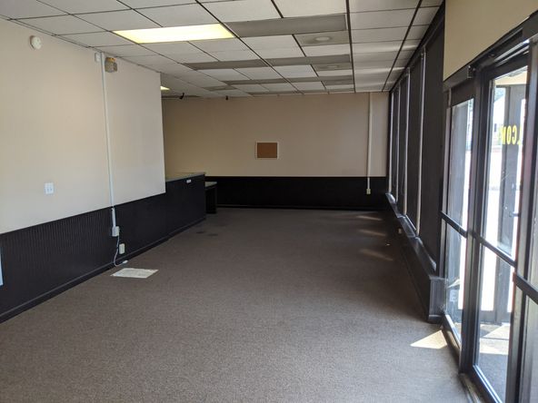 FREESTANDING OFFICE/RETAIL FOR SALE: 929 E Main St, Danville, IL 61832